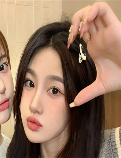 無碼AV精品人婕一區二區_國產福利視頻情侶視頻